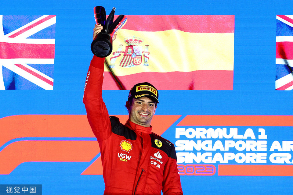 F1车队打破历史纪录，德约科维奇教练泪洒赛场
